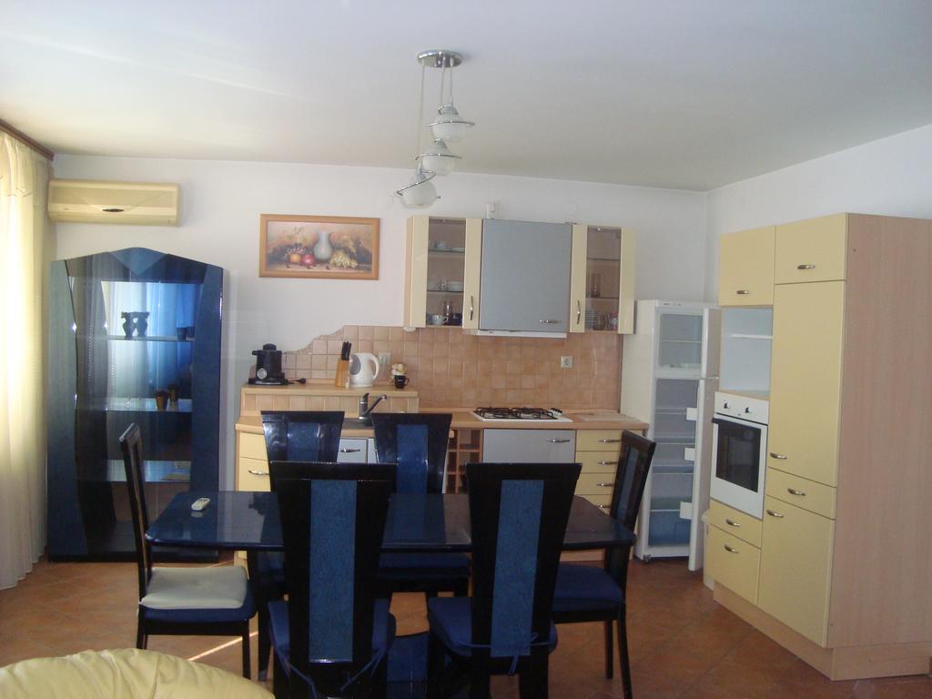 Lotusz Apartments In Ньиредьхаза Экстерьер фото