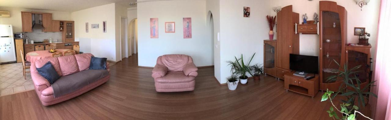 Lotusz Apartments In Ньиредьхаза Экстерьер фото