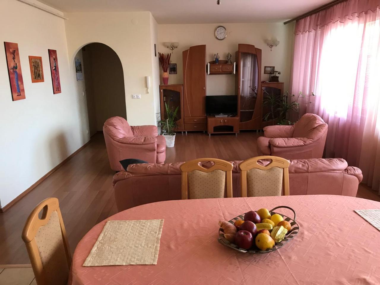 Lotusz Apartments In Ньиредьхаза Экстерьер фото