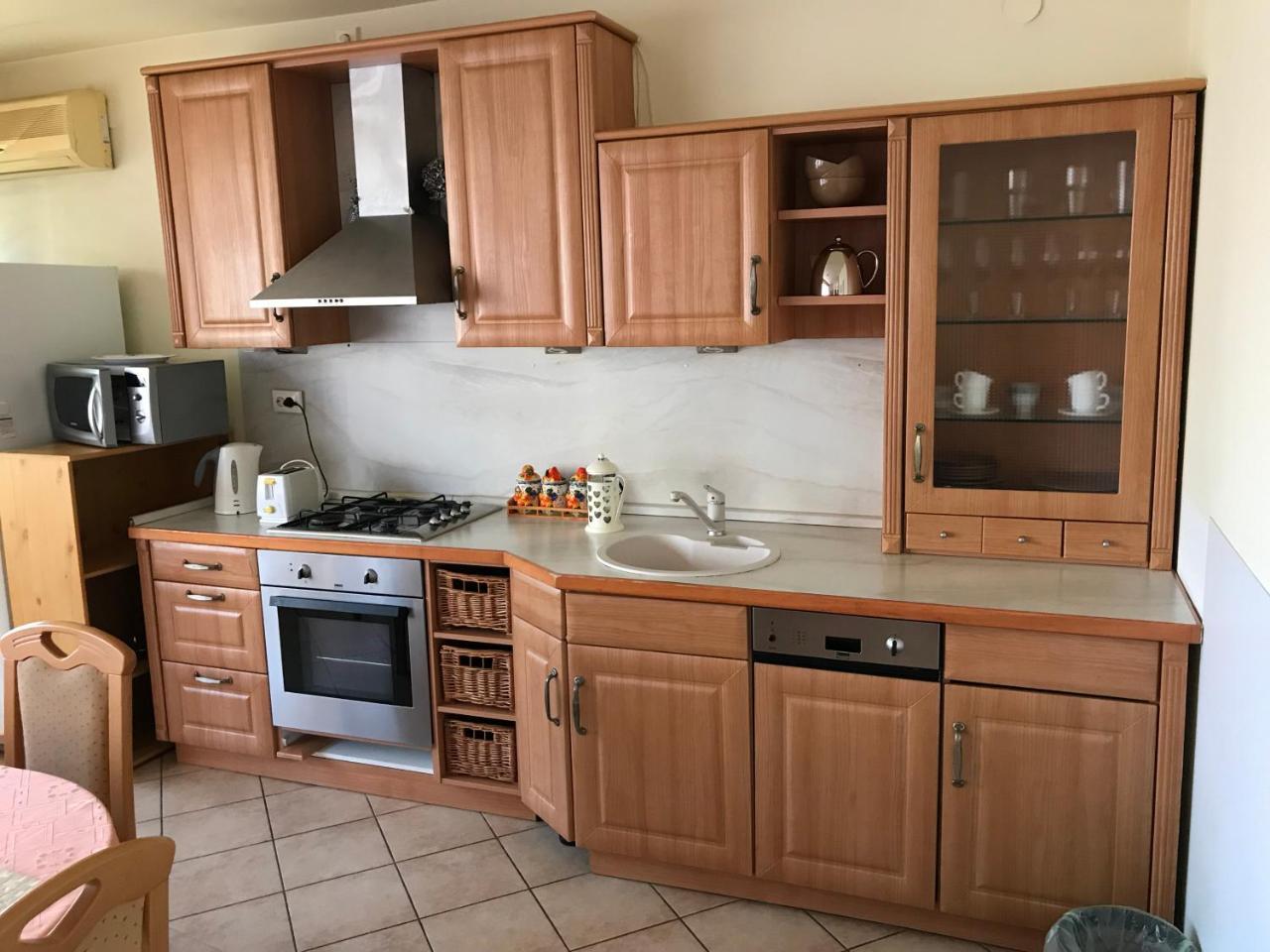 Lotusz Apartments In Ньиредьхаза Экстерьер фото