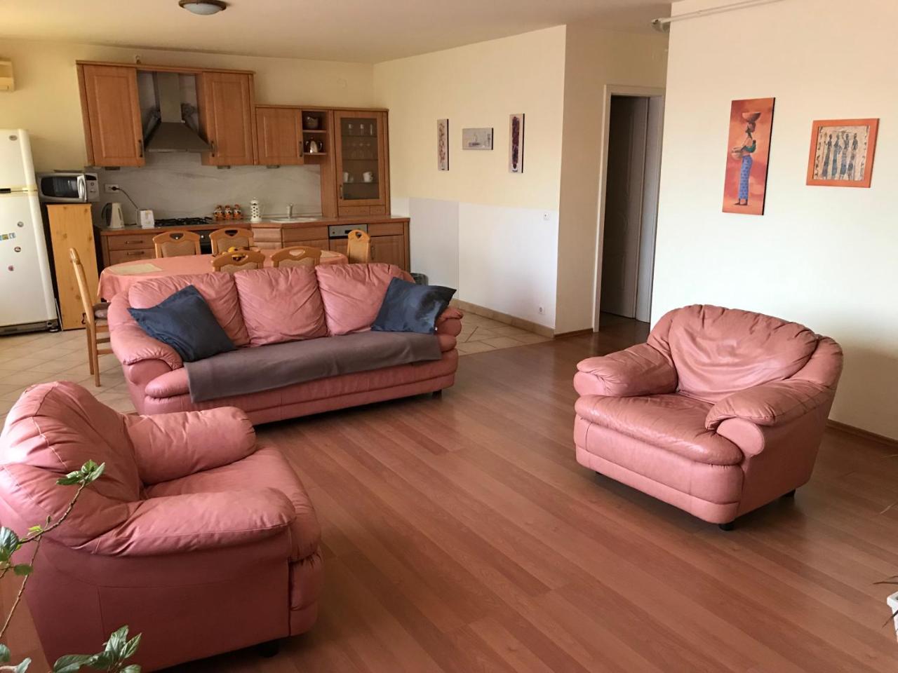 Lotusz Apartments In Ньиредьхаза Экстерьер фото
