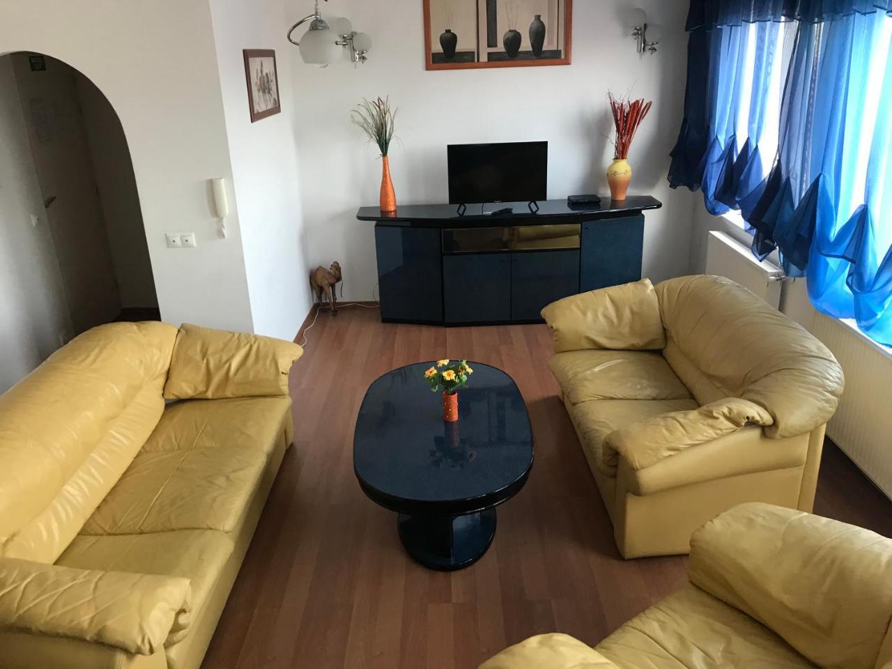 Lotusz Apartments In Ньиредьхаза Экстерьер фото
