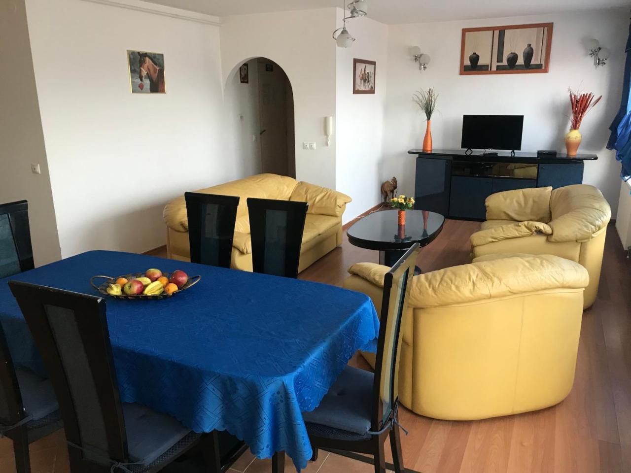 Lotusz Apartments In Ньиредьхаза Экстерьер фото