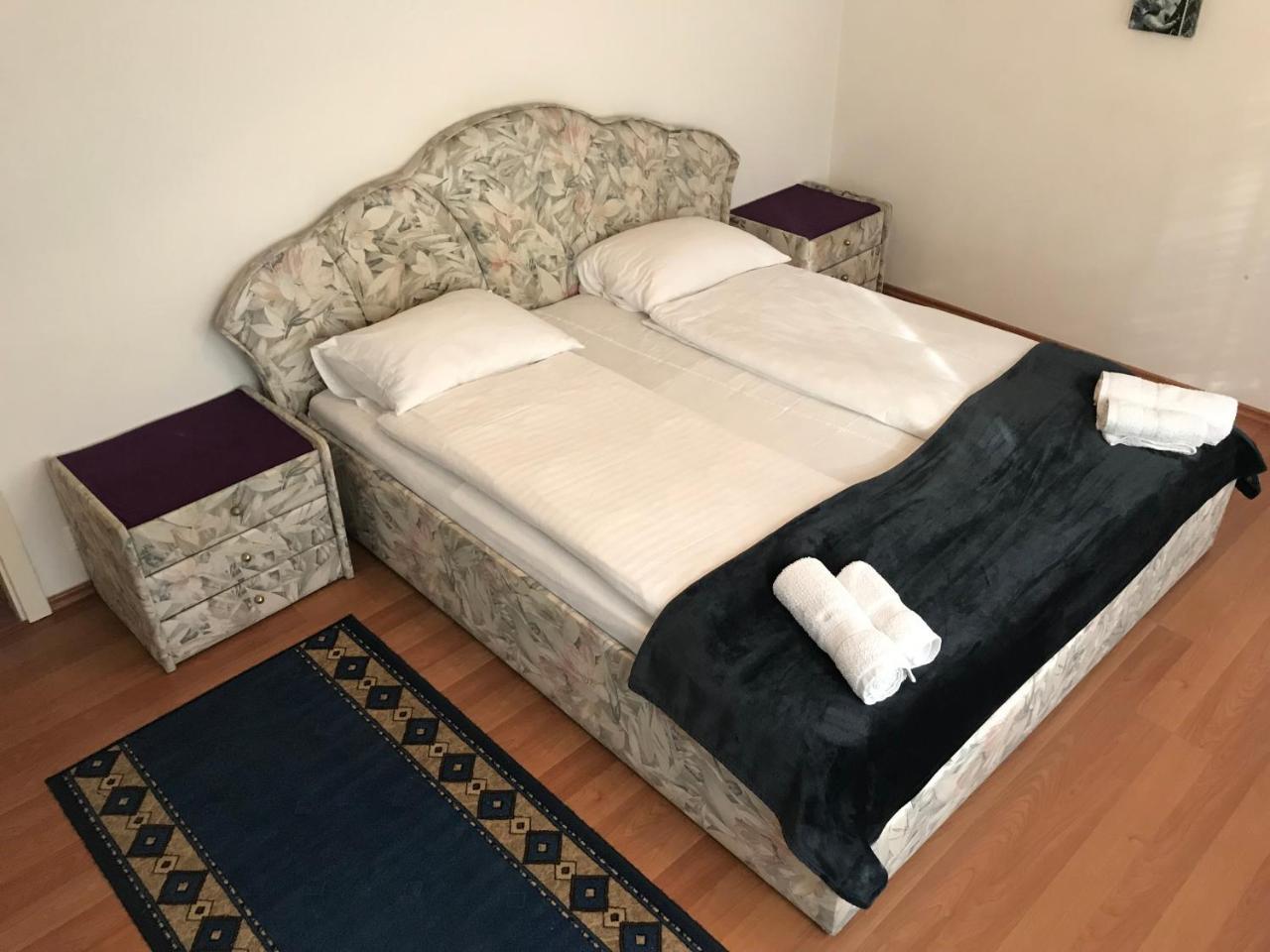 Lotusz Apartments In Ньиредьхаза Экстерьер фото