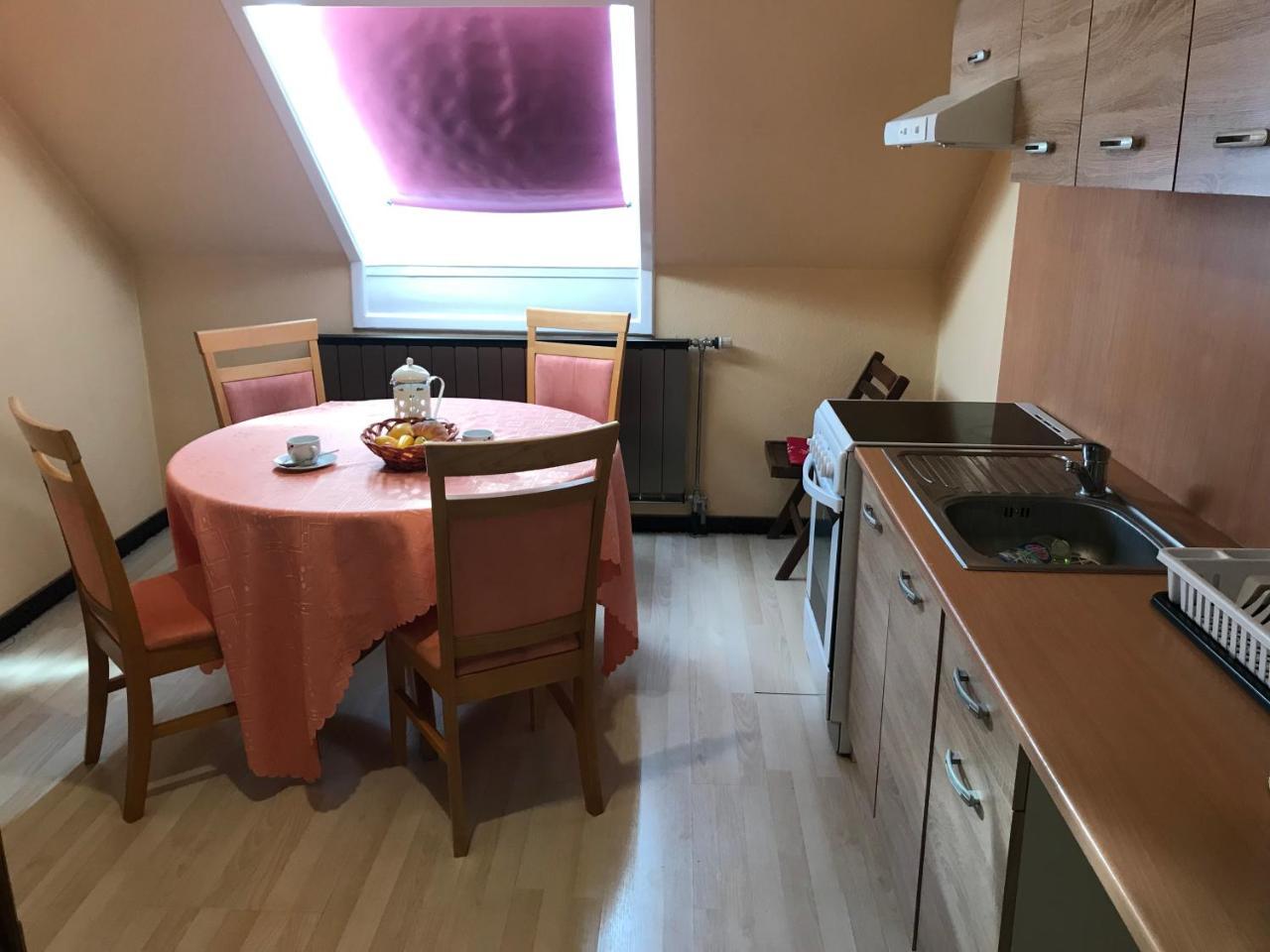 Lotusz Apartments In Ньиредьхаза Экстерьер фото
