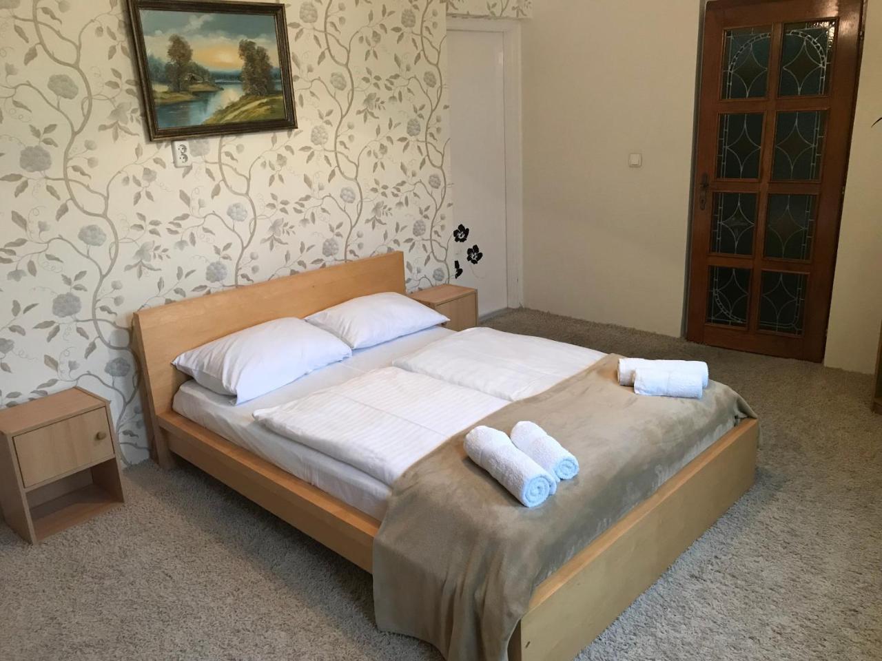 Lotusz Apartments In Ньиредьхаза Экстерьер фото