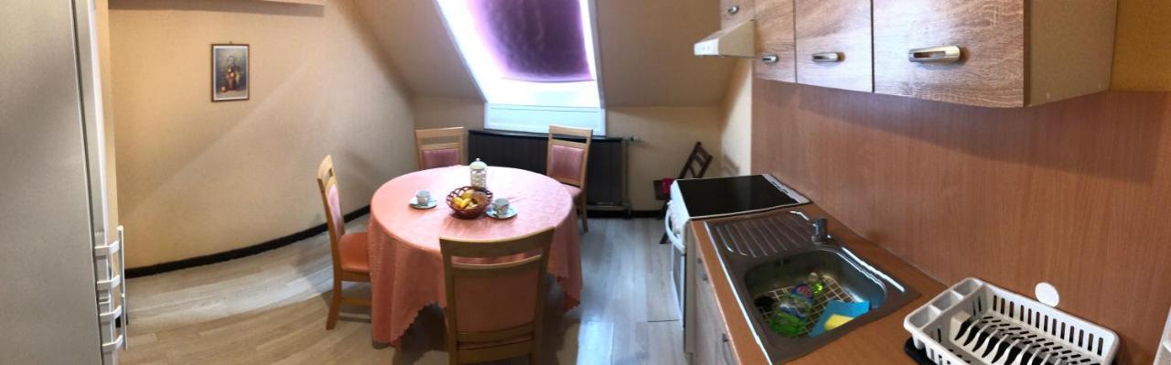 Lotusz Apartments In Ньиредьхаза Экстерьер фото