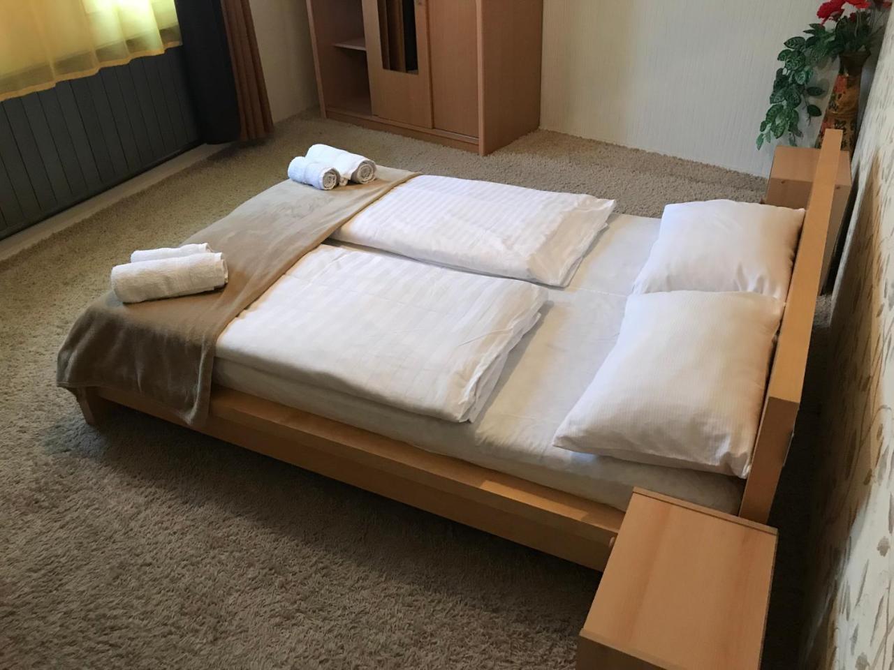 Lotusz Apartments In Ньиредьхаза Экстерьер фото